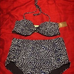 FREE GIFT with purchase! Make an offer!